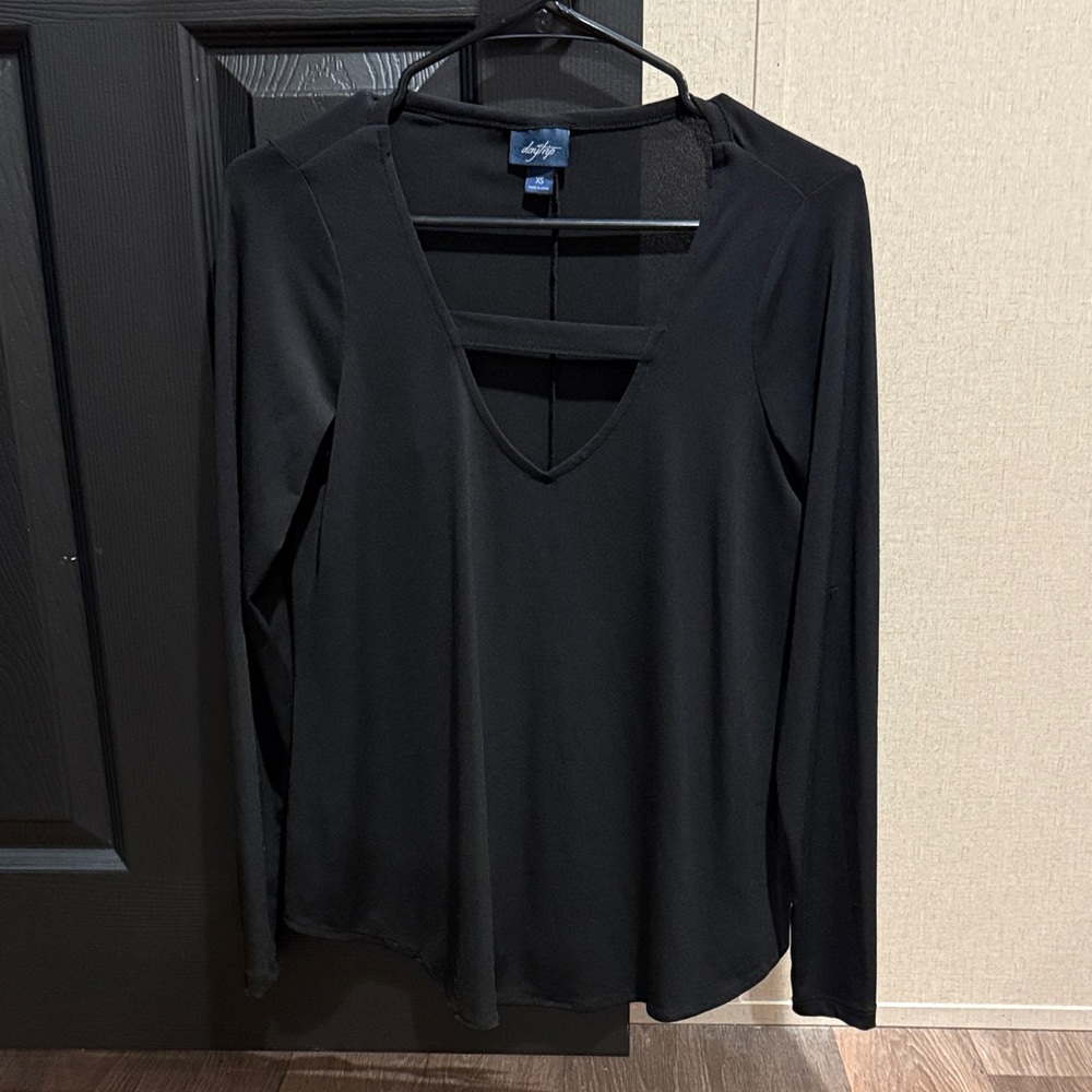 Lush Black V-Neck Long Sleeve Top